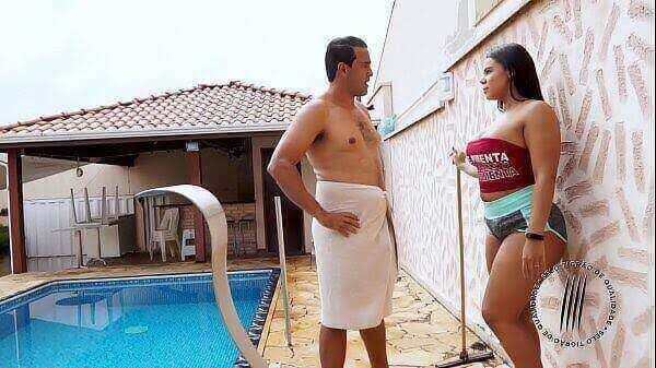 Fui pega me masturbando na piscina e no final dei pro meu patrão