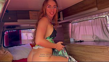 Casal transando gostoso em passeio de Motorhome cheio de tesão