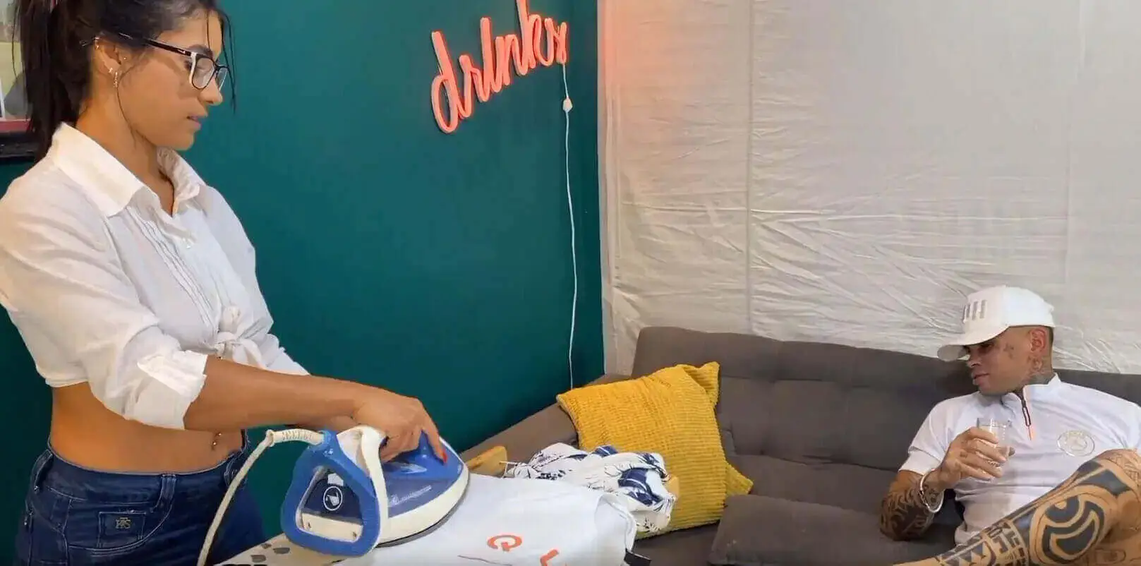 Meti gostoso na morena que trabalha muito e precisa relaxar