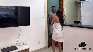 Morena gostosa reencontrou o amigo e acabou transando com ele