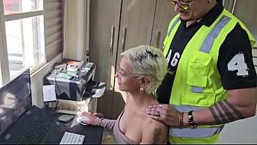 transando com a patroa gostosa que estava precisando relaxar